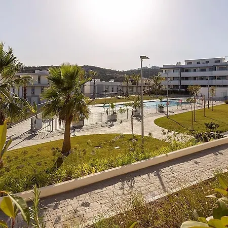 Spacious 3br Only 3 Mins Away From Beach Estepona