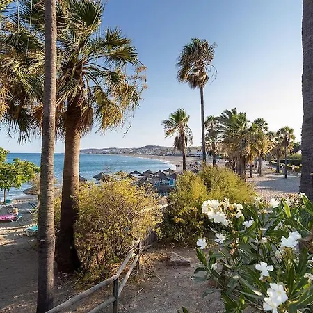 Apartment Spacious 3br Only 3 Mins Away From Beach